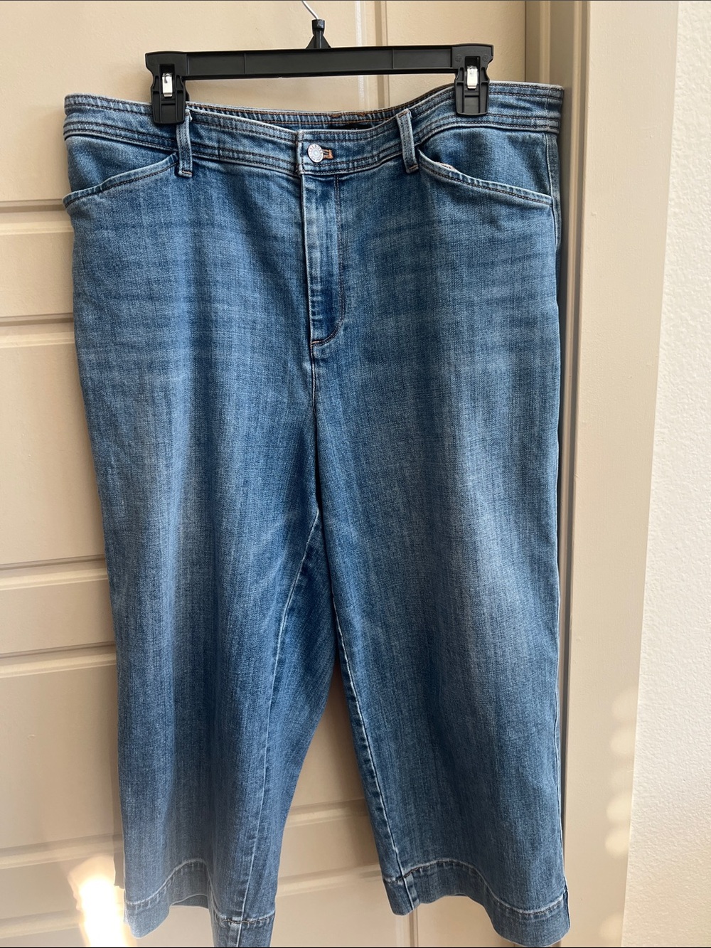 Talbots wide leg Women's Classic Mid-Blue Denim cropped Jeans Sz 16W summer